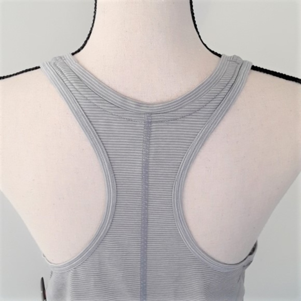 SOLD🔴UNDER ARMOUR Threadborne Tank Sz Large - Picture 7 of 8